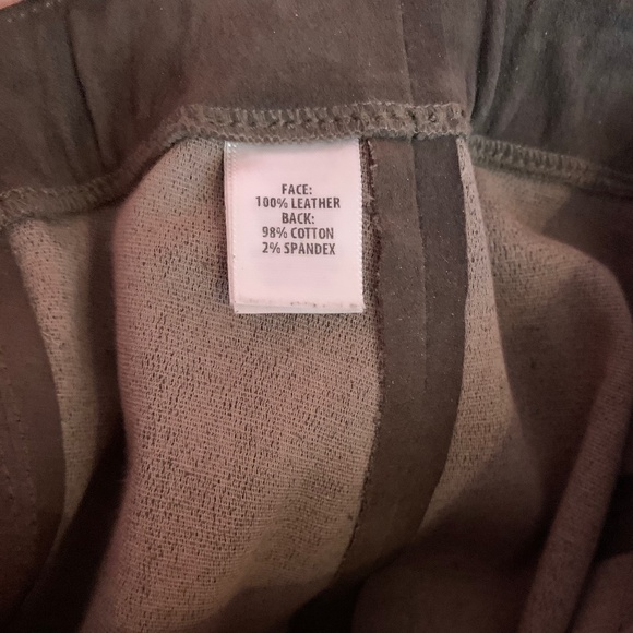 NWOT St. John Alexa Leather Suede Crop Leggings in Brown Taupe / Size 4 - Picture 7 of 7